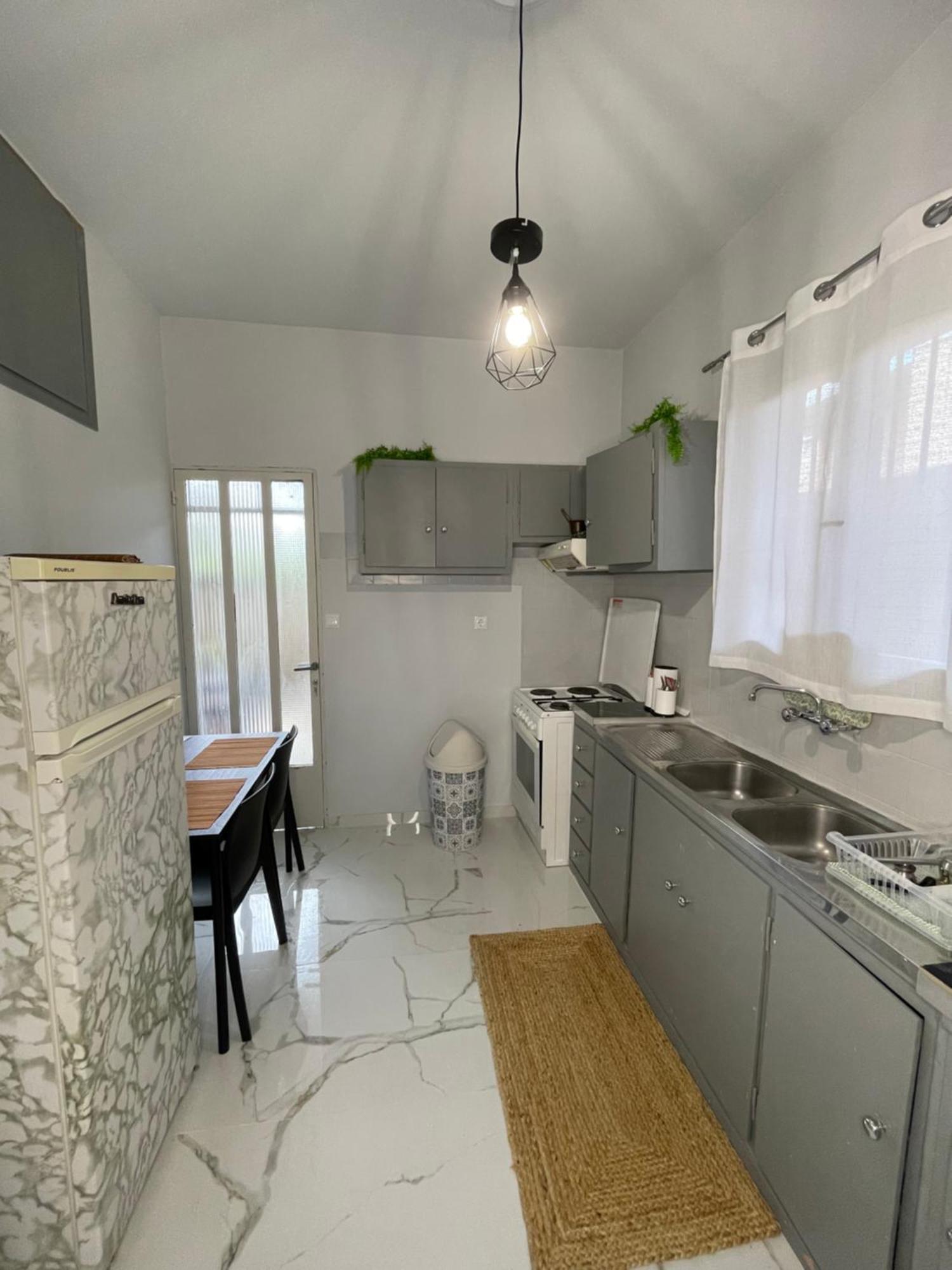 Airpoint Renovated Apartman Ártemida Kültér fotó