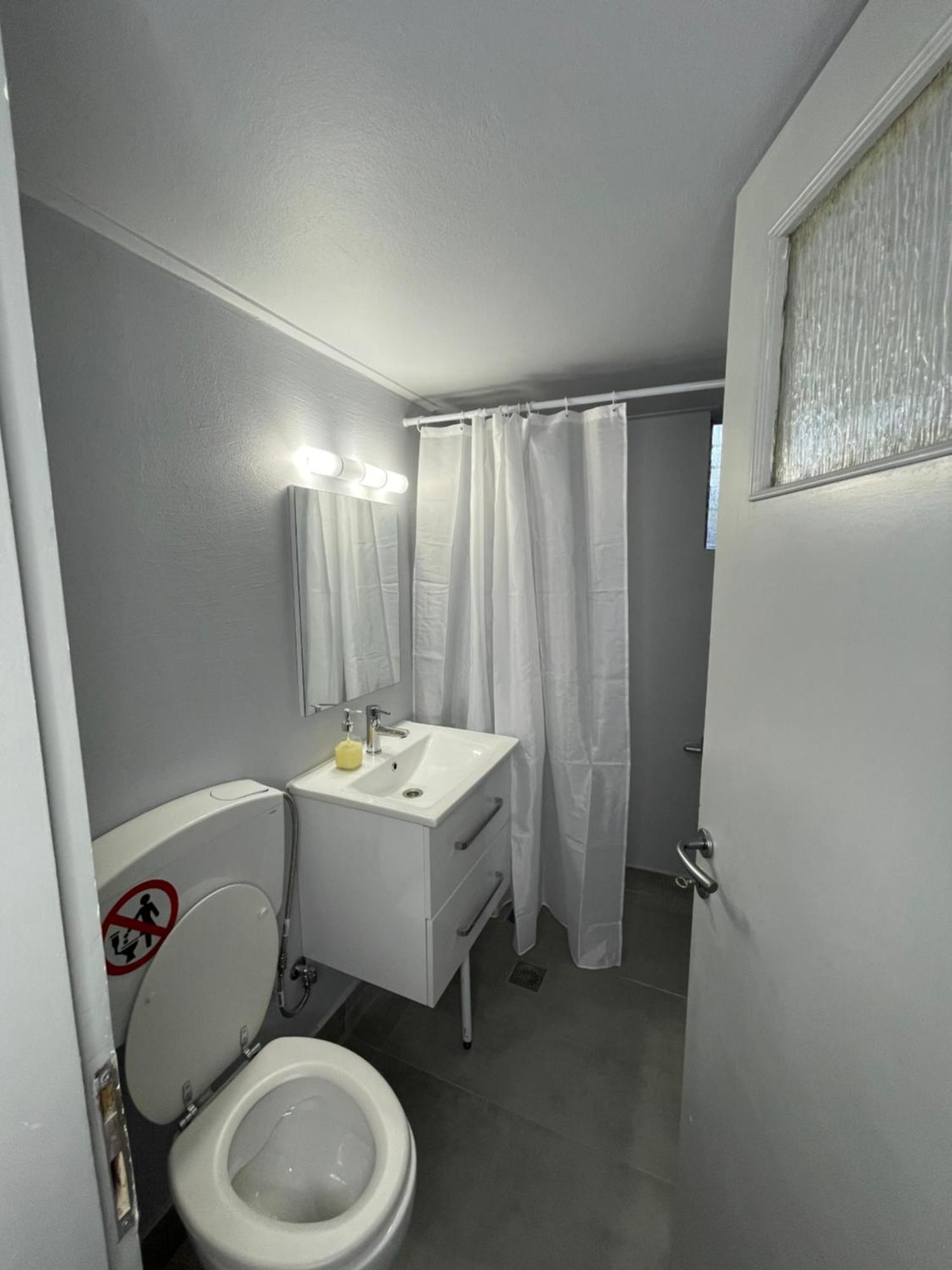 Airpoint Renovated Apartman Ártemida Kültér fotó