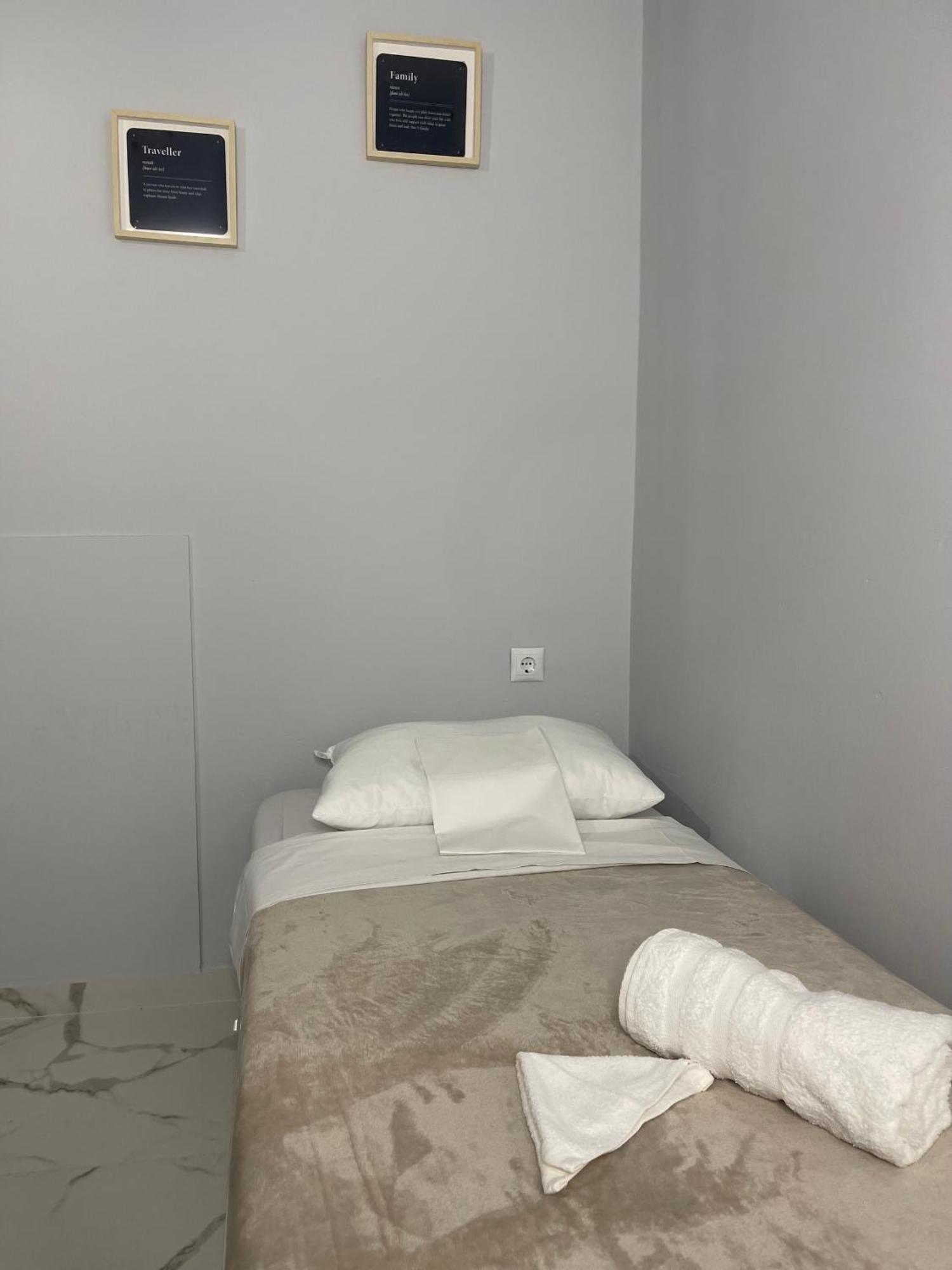 Airpoint Renovated Apartman Ártemida Kültér fotó