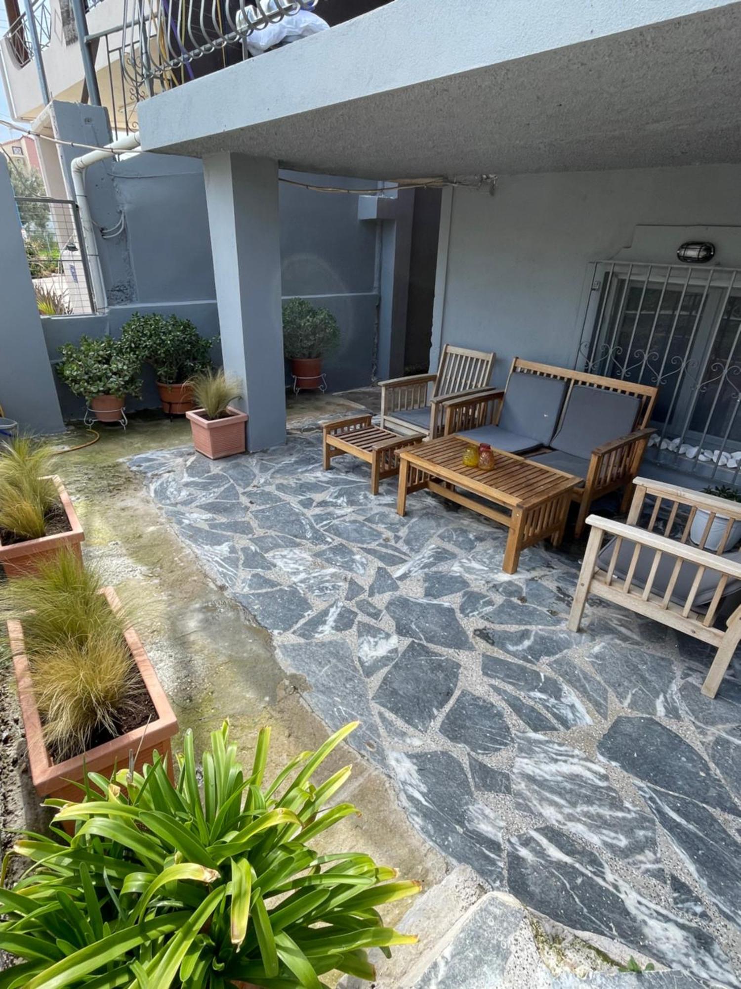 Airpoint Renovated Apartman Ártemida Kültér fotó